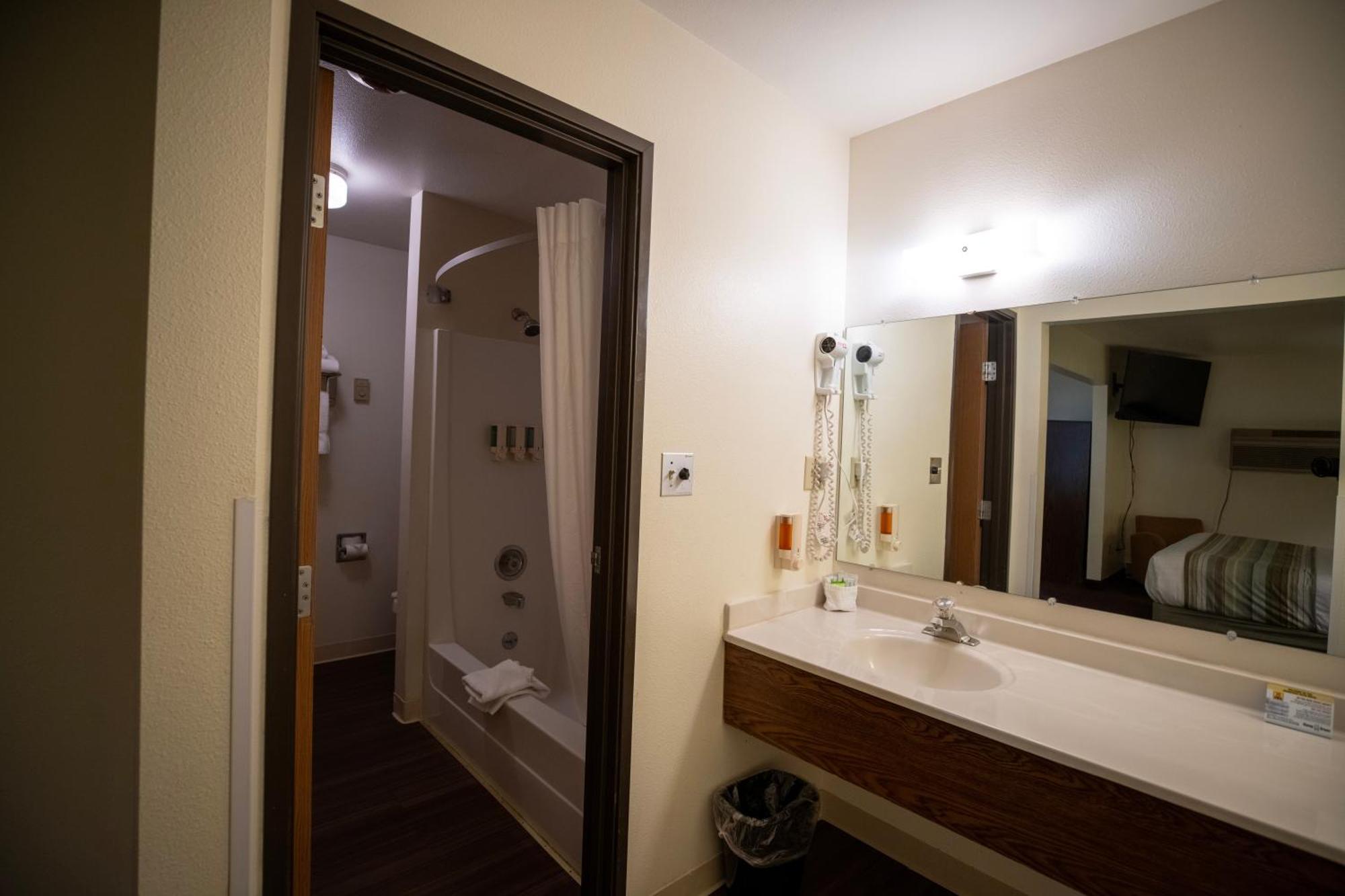 Mountain Vista Hotel 웨스트 엘로스톤 외부 사진